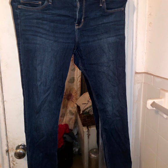 Hollister Jeans - Picture 1 of 3